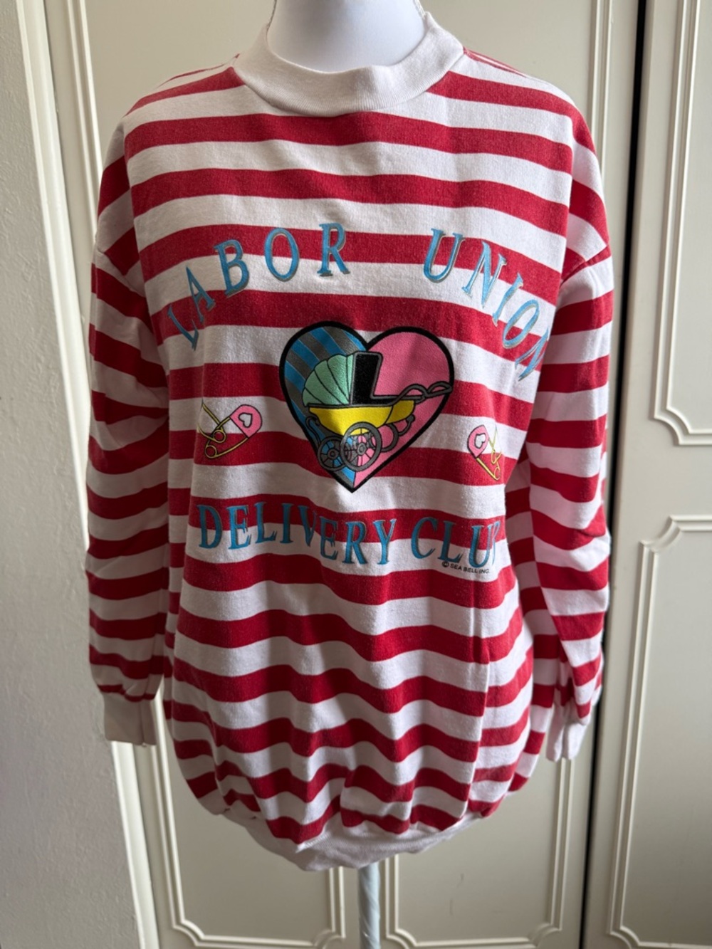 Vintage 'Labor Union Delivery Club' Graphic Sweatshirt - Red & White